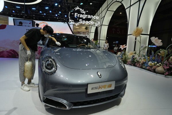 Chinese electric shop cars 2020